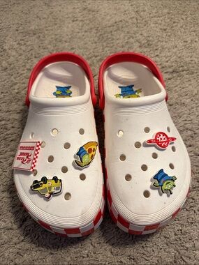 Crocs Toy Story Pizza Planet Women’s 9